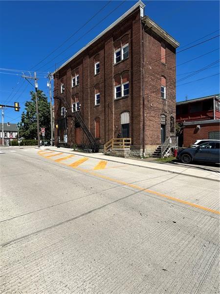 Photo - 192 W High St