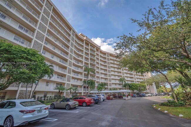 Photo - 3507 Oaks Way Unit 906