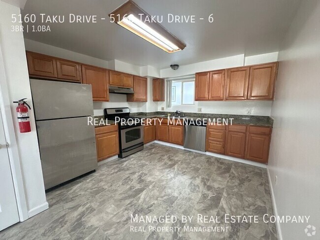 Building Photo - Three Bedroom One Bath Apartment Four Minu... Unit 6