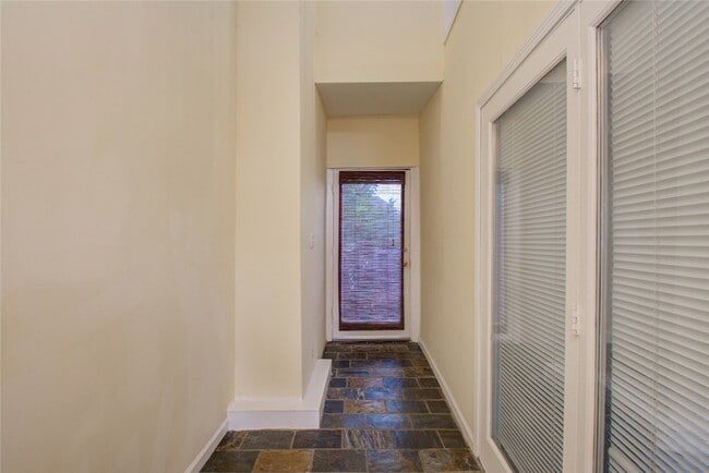 Photo - 5313 Palmetto St Unidad B