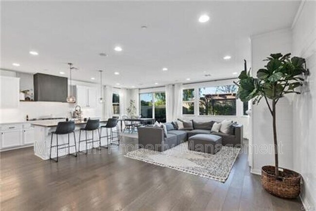 31650 Sweetwater Cir