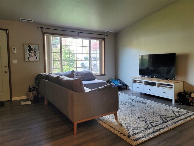 Photo - 3 bedroom home in great Keyport location!