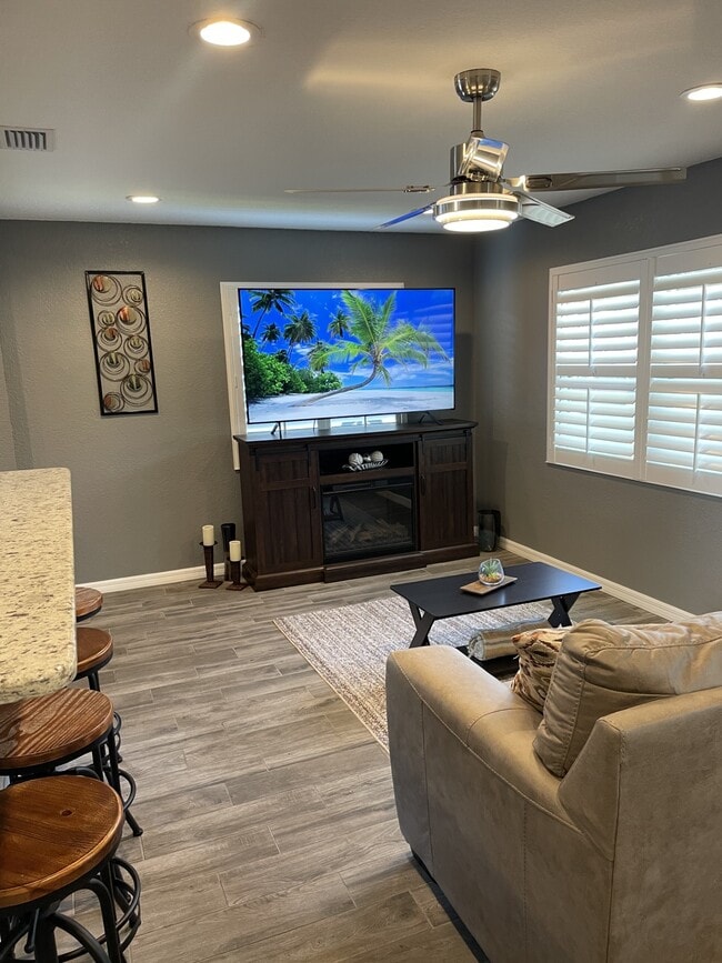 Photo - 3620 47th St N