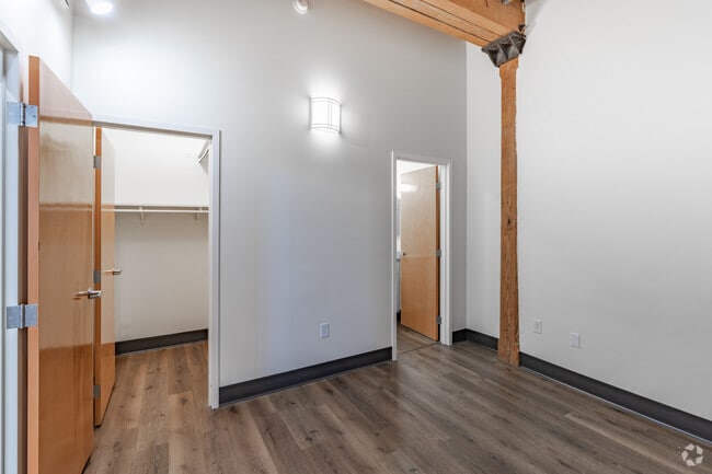 2BR, 1.5BA - 906SF - Primary Bedroom