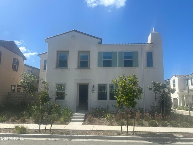 Building Photo - 680 Edward Scholle Dr