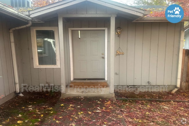 Building Photo - 1632 Leonard Rd Unit B Rental