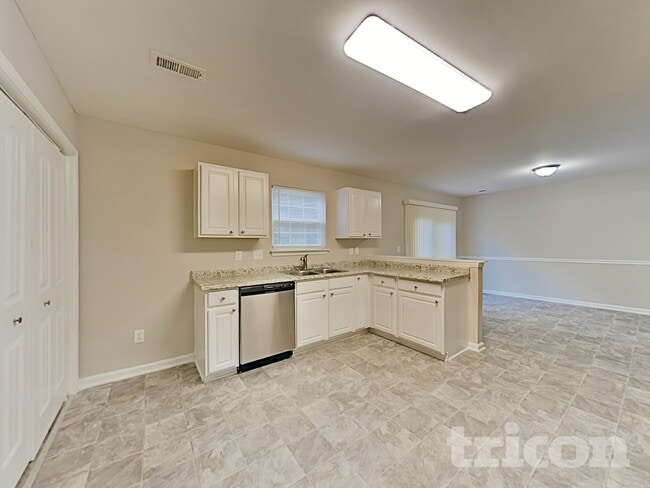 Photo - 6238 Dumont Ln