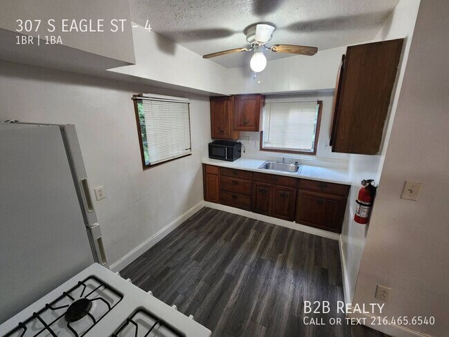 Building Photo - 307 S Eagle St Unit 4
