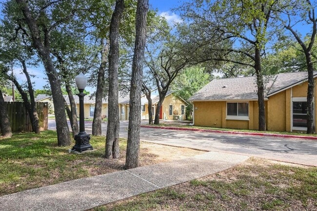 Photo - 4902 Duval Rd Unidad H1
