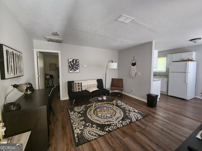 Photo - 917 Oakview Ave Unidad D