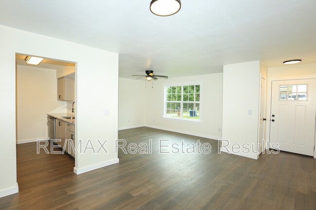 Photo - 208 White Oak Dr NE Unidad A