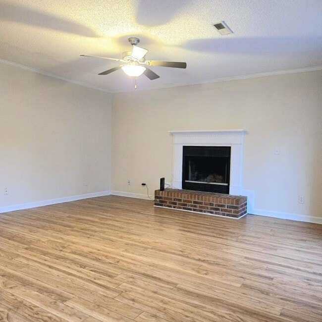 Photo - 2700 Thackery Rd