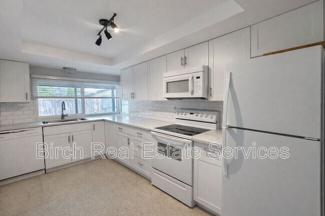 Photo - 3319 Williamsburg Loop