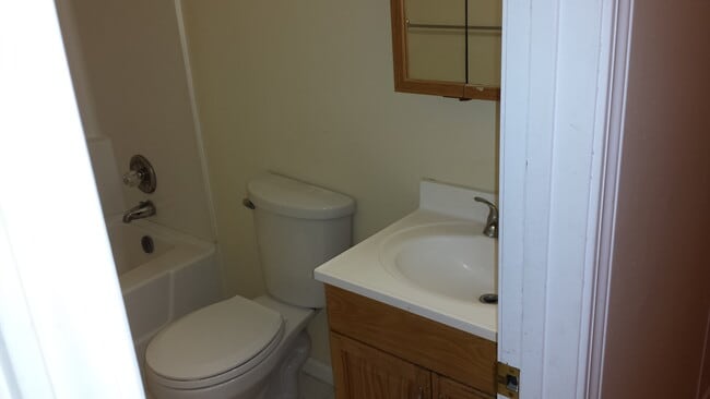Photo - 8122 Verlynda Dr Unit Apt 8