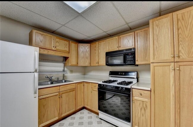 Photo - 3250 Governors Ct