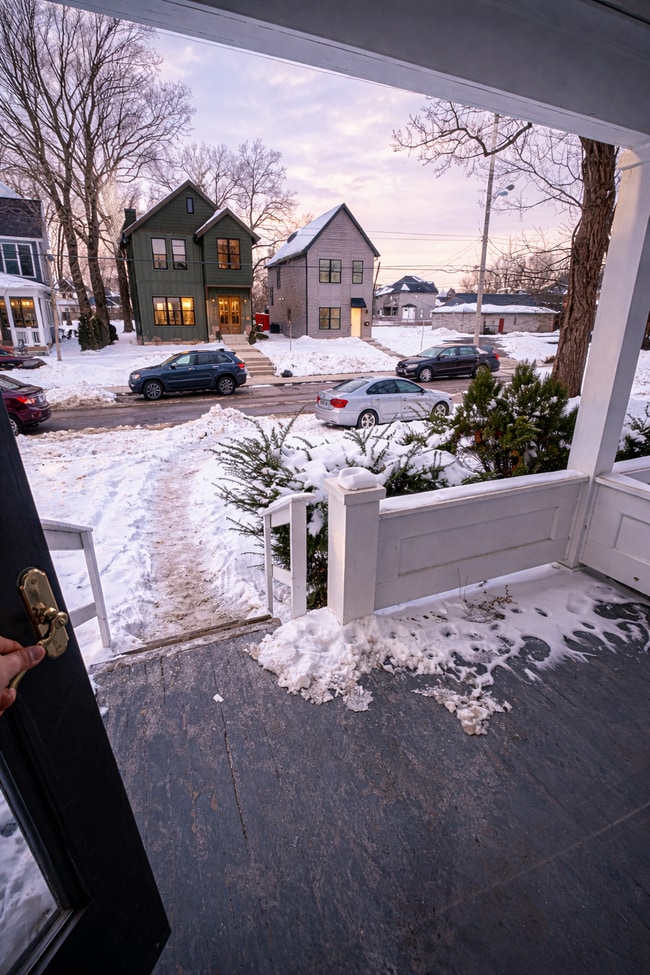 Patio delantero - 1283 E Fulton St Unidad 1283 East Fulton Street