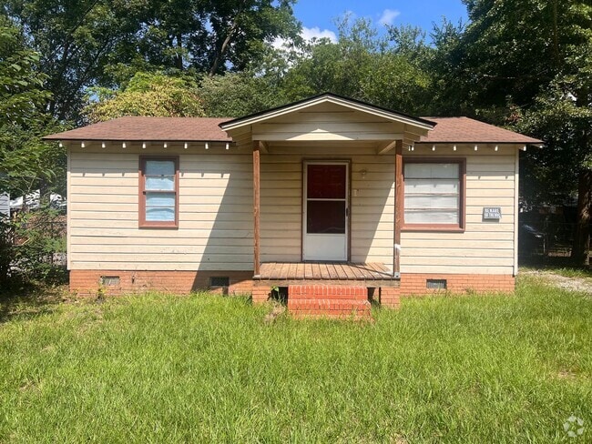 Building Photo - Two bedroom /One bath house