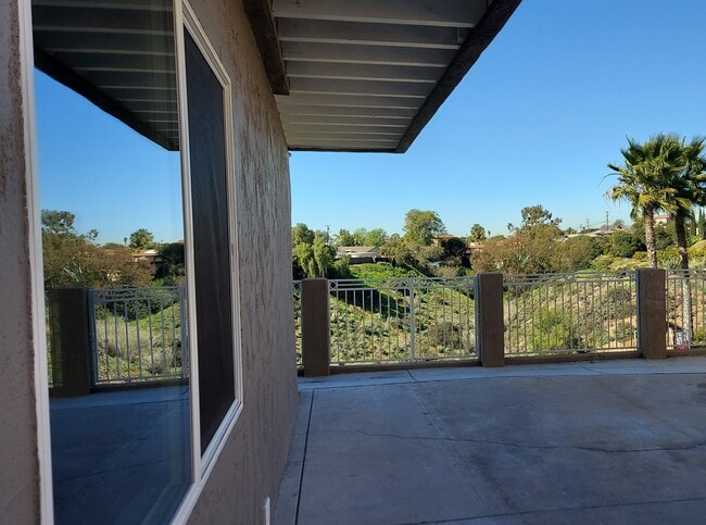 Photo - 2848 Morningside St Unit Paradise Hills Living