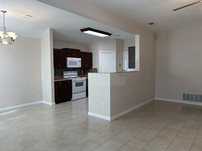 Photo - 4910 Parkwood Dr