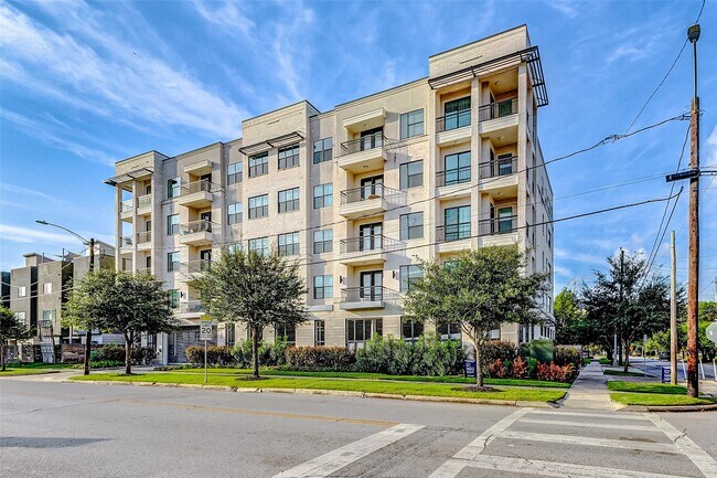 Building Photo - 1508 Blodgett St Unit 406 Rental