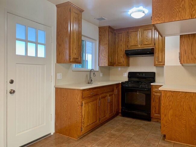 Photo - 547 South St