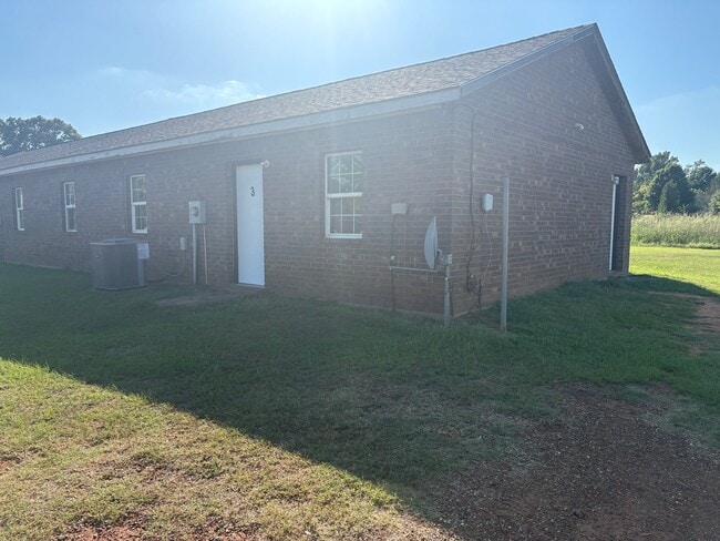 Building Photo - 2369 County Rd 426 N