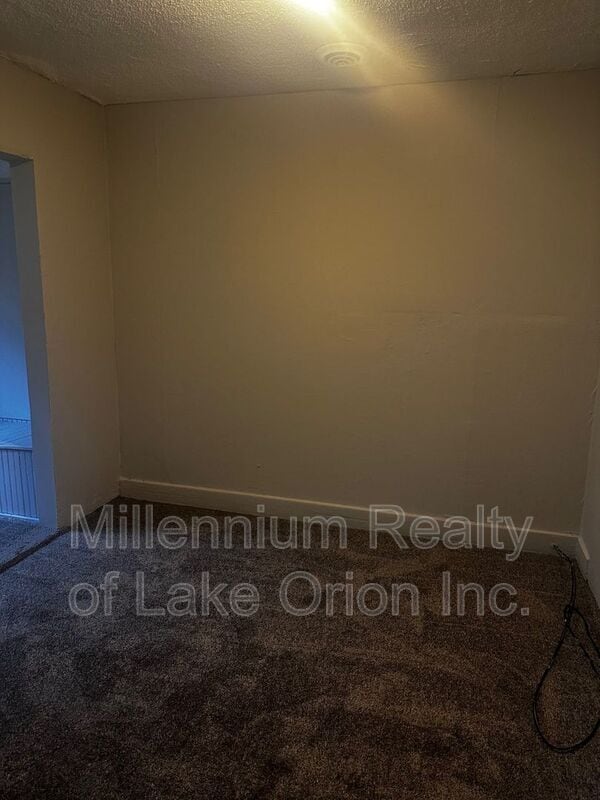 Photo - 8669 Hupp Ave