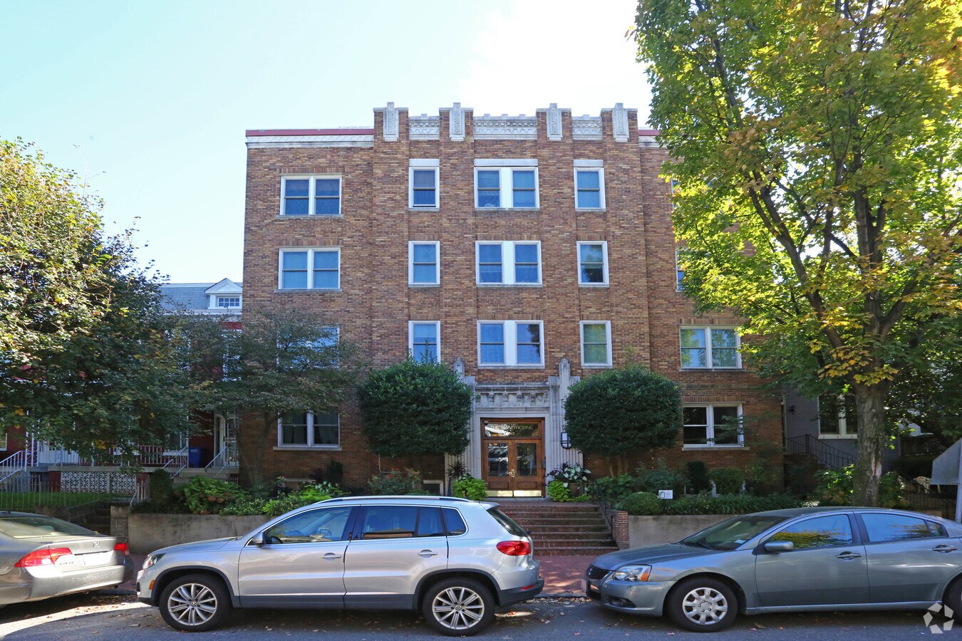 The Hawthorne - The Hawthorne Apartments