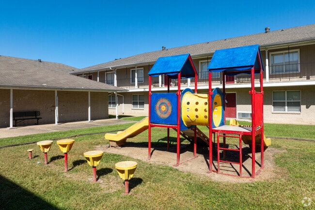 Meadowbrook Apartments - Playground