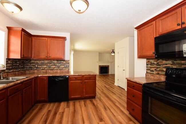 Photo - 96 Rockingham St
