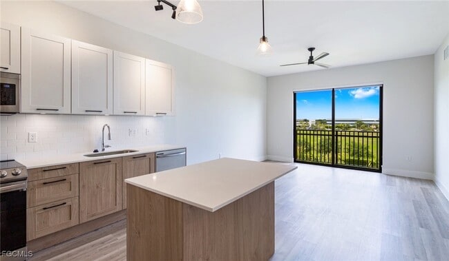 Building Photo - 22980 Vista Edera Cir Unit 2-207 Rental