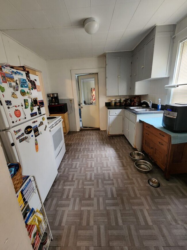 Cozy Two Bedroom Heat included Rental House Rental in Windsor, VT