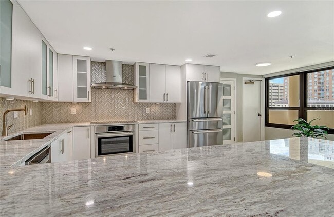 Photo - 1255 N Gulfstream Ave Unidad 702