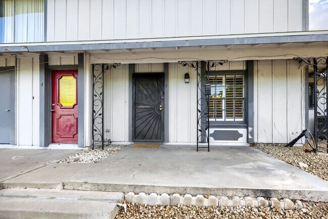 Photo - Cozy 2-Bedroom Apartment with Community Amenities