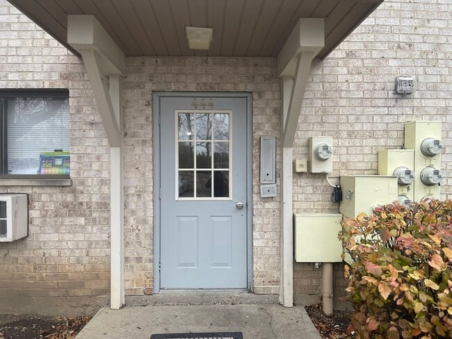 Building Photo - 444 Osage Ln Unit 2A