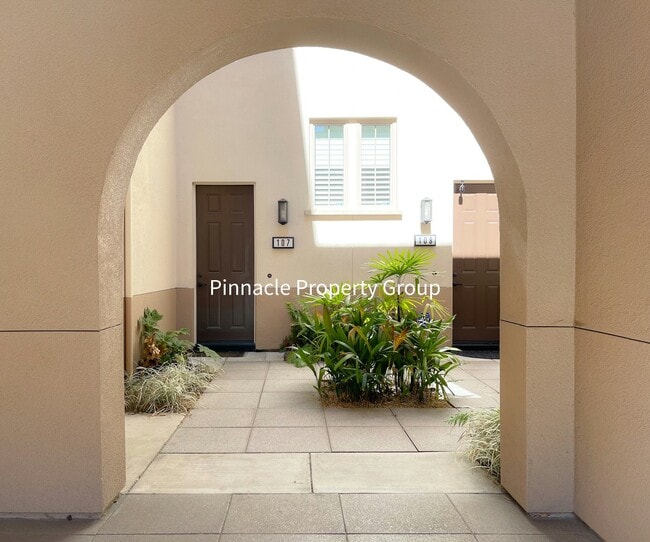Photo - 1073 Foxglove Pl