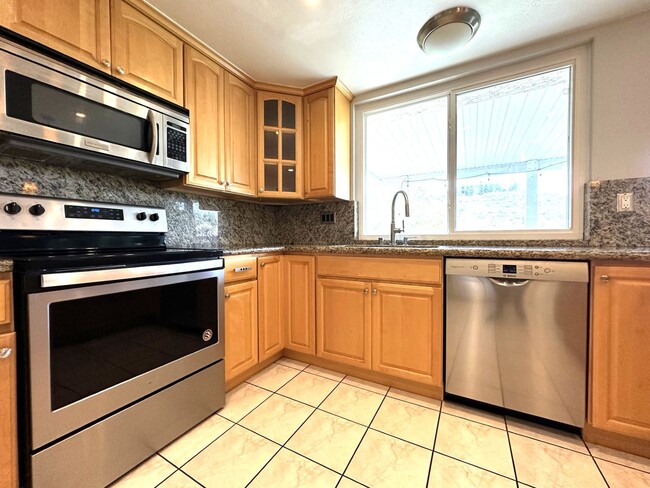 Building Photo - Price reduction! 4BR/3BA House in Rancho P...
