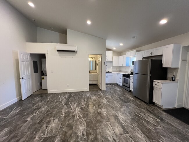 Building Photo - 197 ? East 7800 S Rental
