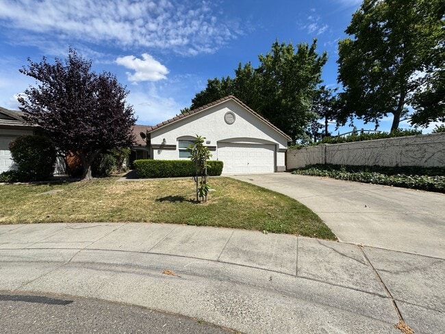 Building Photo - Beautiful Laguna West Home in Elk Grove, 3 Bedrooms, 2 Bathrooms, Quiet Cul-de-Sac