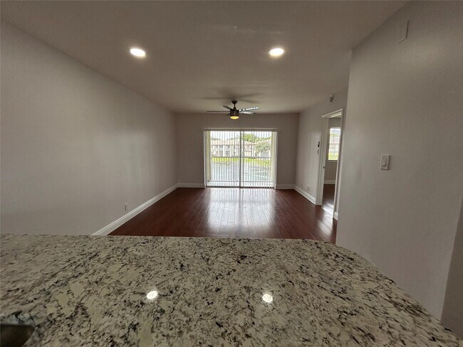 Photo - 2391 NW 89th Dr Unidad 411