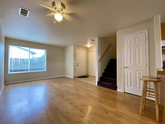 Photo - 1512 SE N St