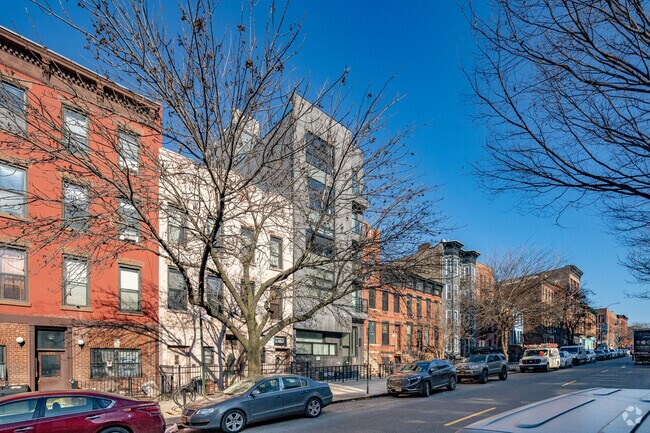 Photo - 701 Union St