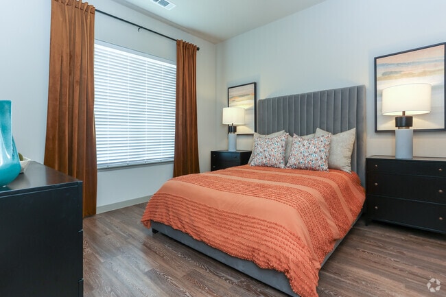 2BR, 2BA - 1028SF - B1 - Bedroom