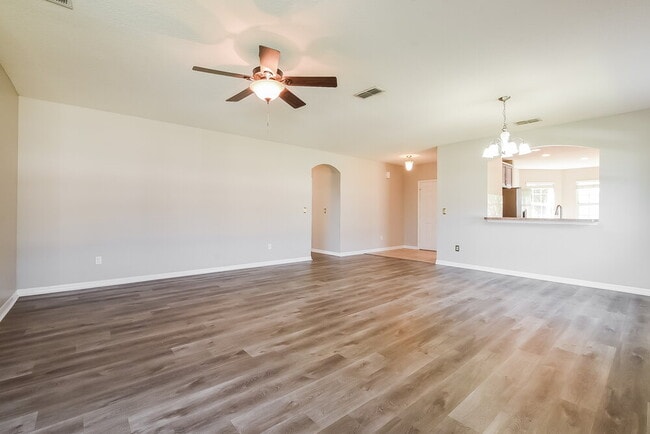 Photo - 194 Compass Rose Dr