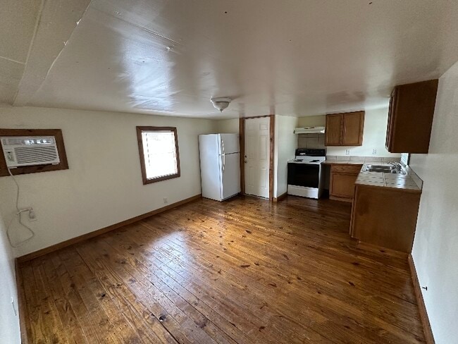 Photo - 85 Young Rd Unidad S