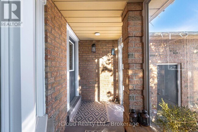 Photo - 1615 Sir Monty's Dr