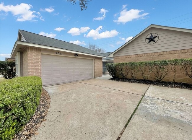 Building Photo - 7011 Brockington Dr