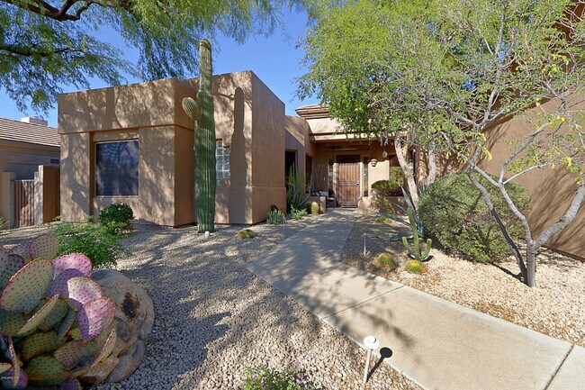 6894 E Thirsty Cactus Ln