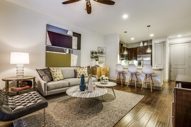 Photo - Get Up to 6 Weeks of Rent FREE – Act Fast! Unit AAHH2