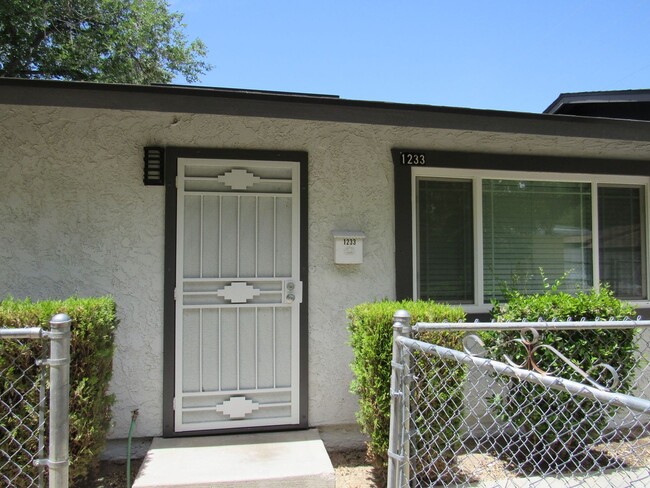 West Lancaster Duplex - West Lancaster Duplex Apartment Unit 1233